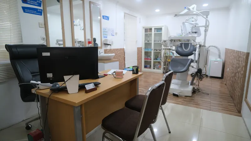 Ruang periksa dokter umum di Klinik Pratama Waluya Sentosa